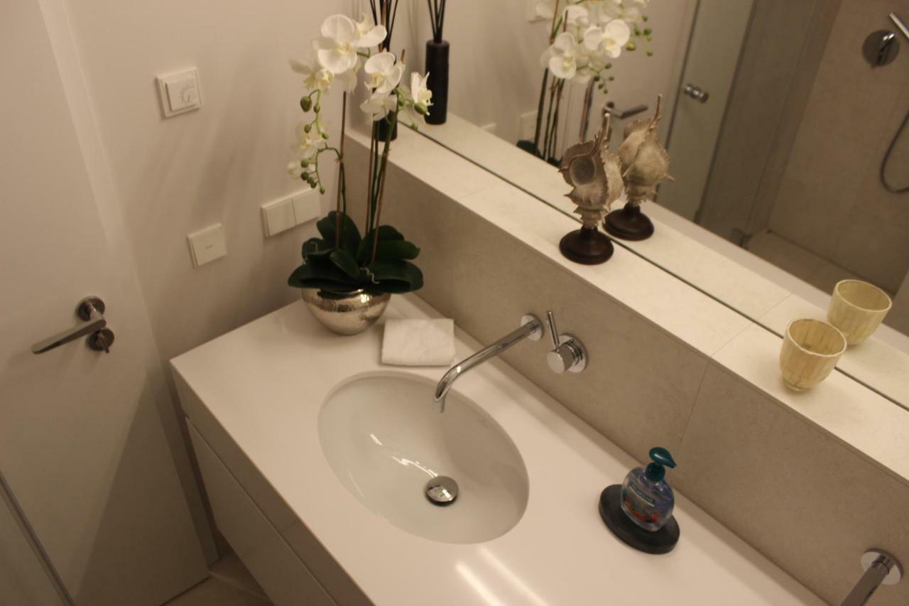 Luxury Apartment In Andreas Quartier Dusseldorf Bagian luar foto